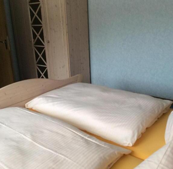 패밀리 룸, Bayrischer Hof