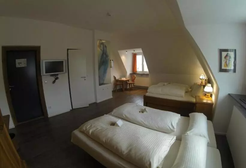 Perhehuone, Landgasthof Koechlin