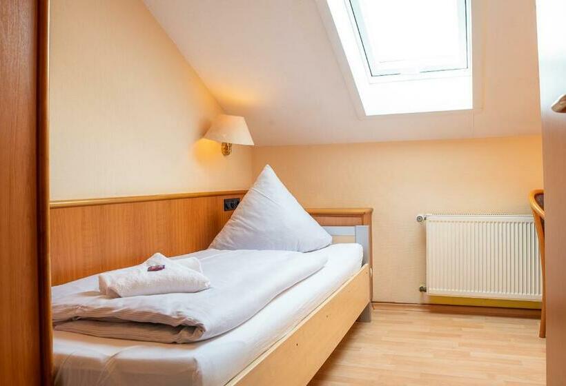 标准间, Mainperle