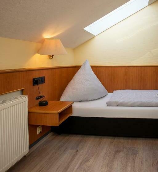 标准间, Mainperle