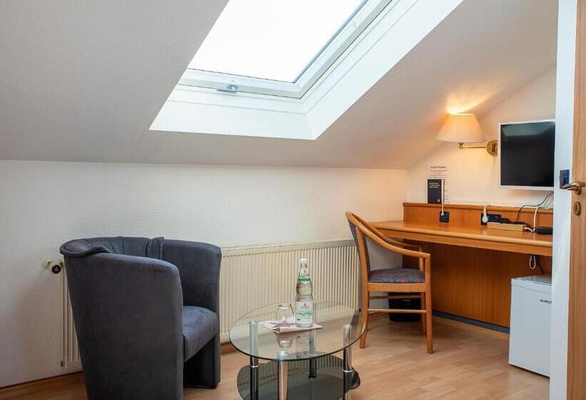 标准间, Mainperle