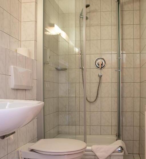 标准间, Mainperle