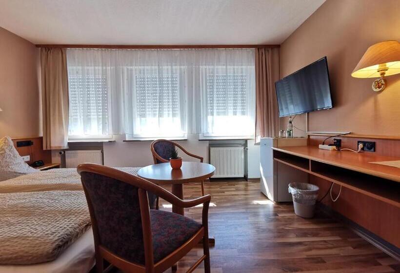 标准间, Mainperle