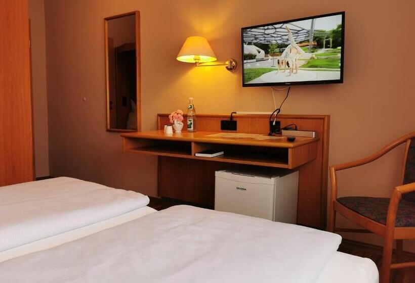 标准间, Mainperle