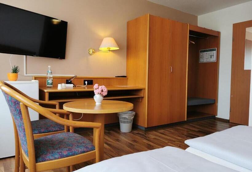 标准间, Mainperle