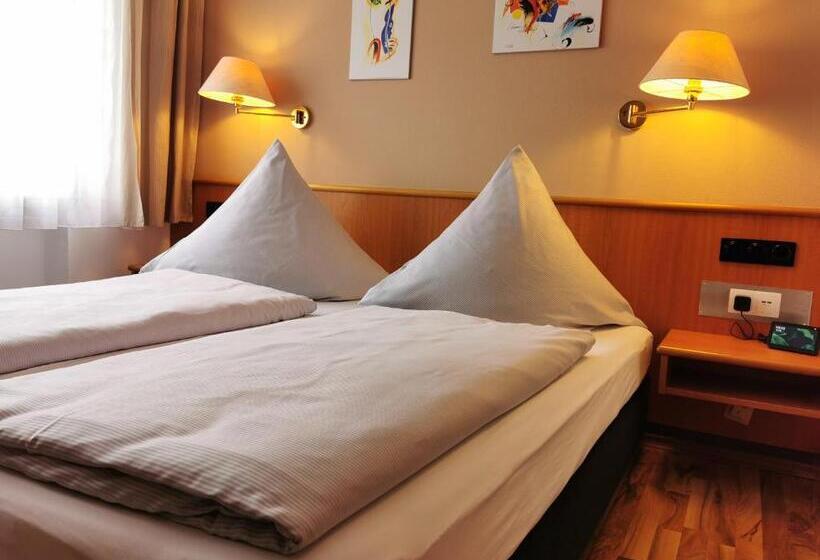 标准间, Mainperle