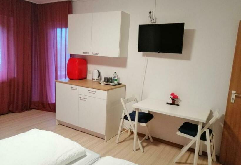 Номер Стандарт, Pension Blaues Haus