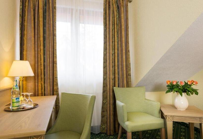 컴포트 룸, Rebstock