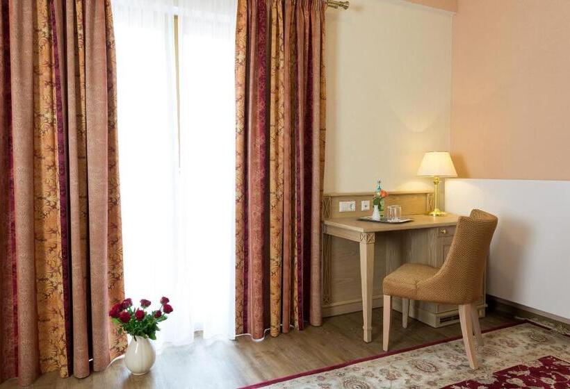 테라스 주니어 스위트, Rebstock