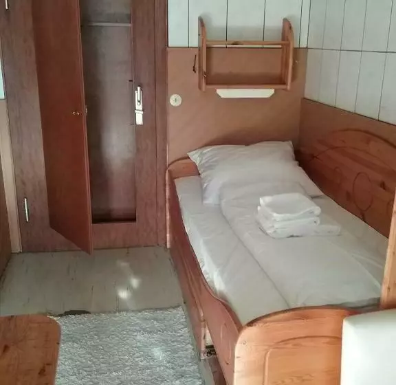スタンダードシングルルーム, See Lord