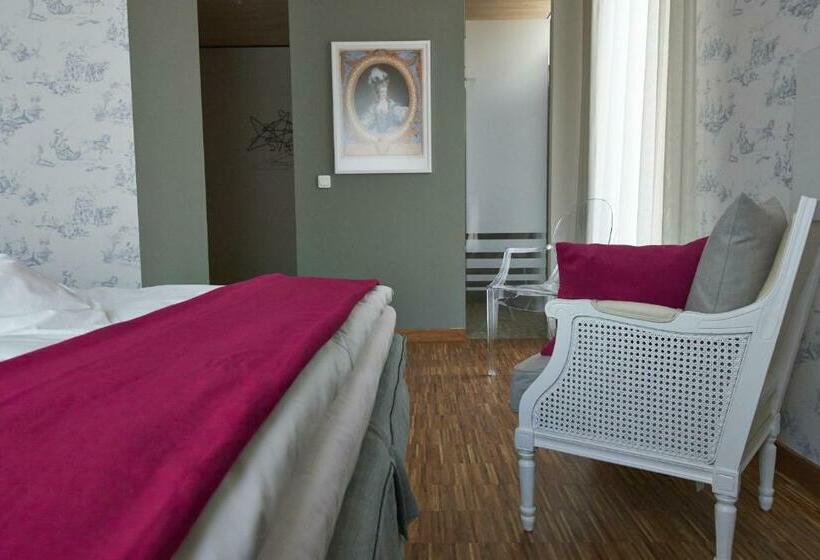 غرفة قياسية, Sevenoaks