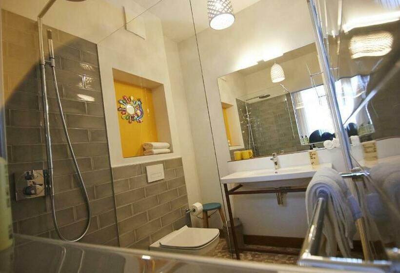 غرفة قياسية, Sevenoaks