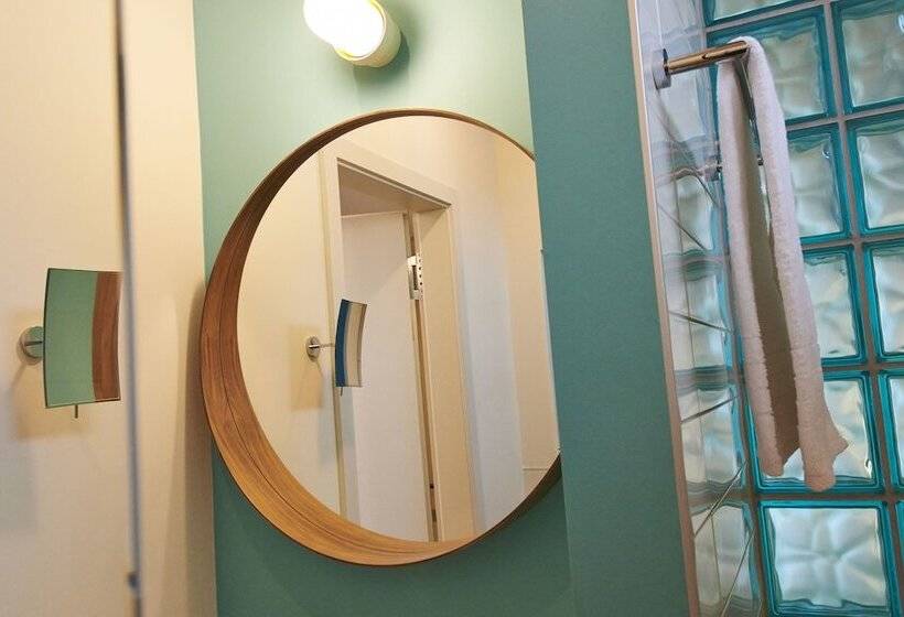 غرفة قياسية, Sevenoaks