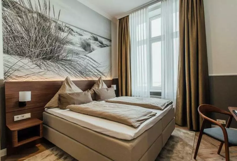Standard-huone Sivuttainen Merinäkymä, Strandhotel Hohenzollern