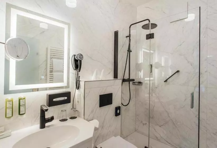 Sviitti Sivuttainen Merinäkymä, Strandhotel Hohenzollern
