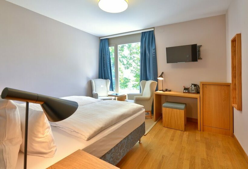 غرفة قياسية, Vogelsburg