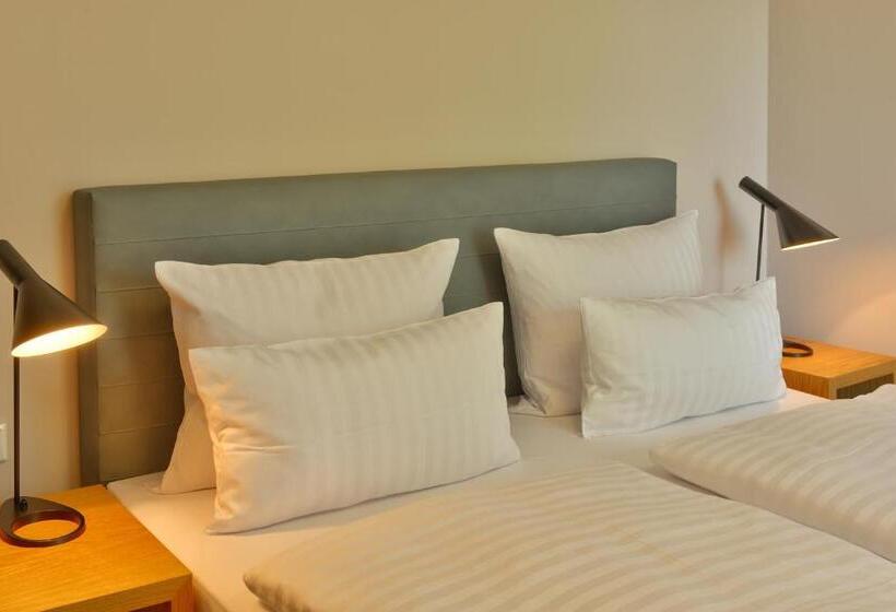 غرفة سوبيريور, Vogelsburg