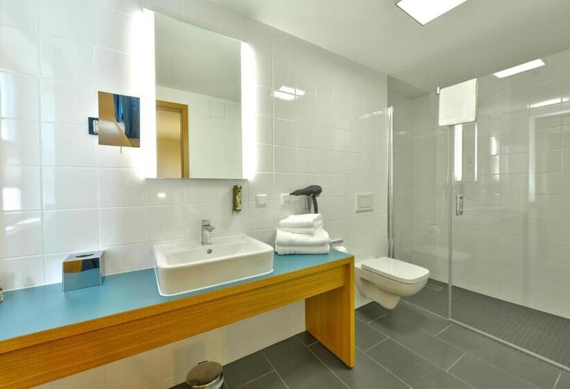 غرفة ديلوكس, Vogelsburg