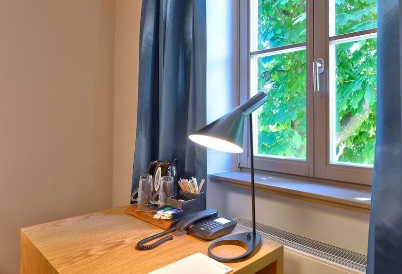 غرفة قياسية, Vogelsburg