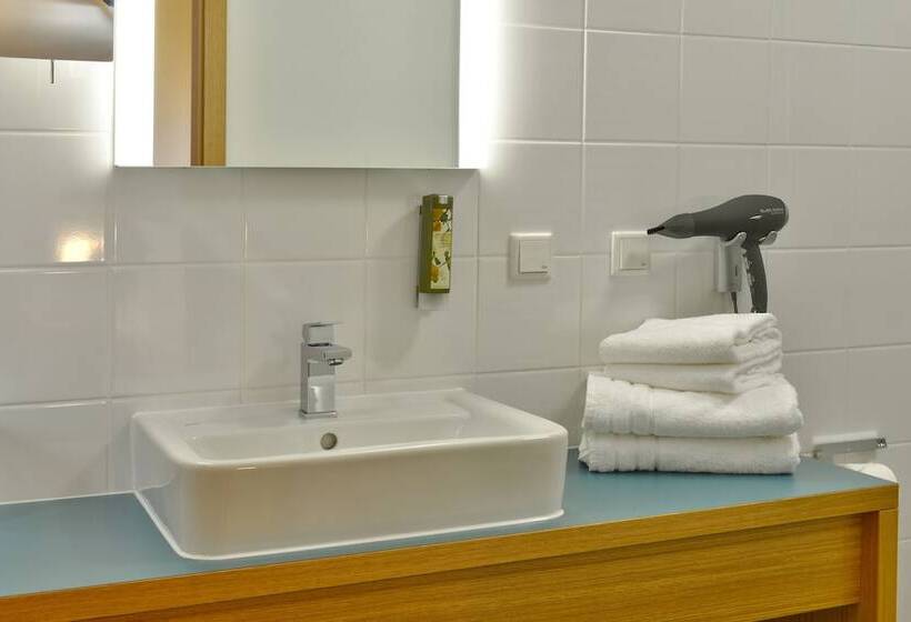 غرفة أساسية, Vogelsburg