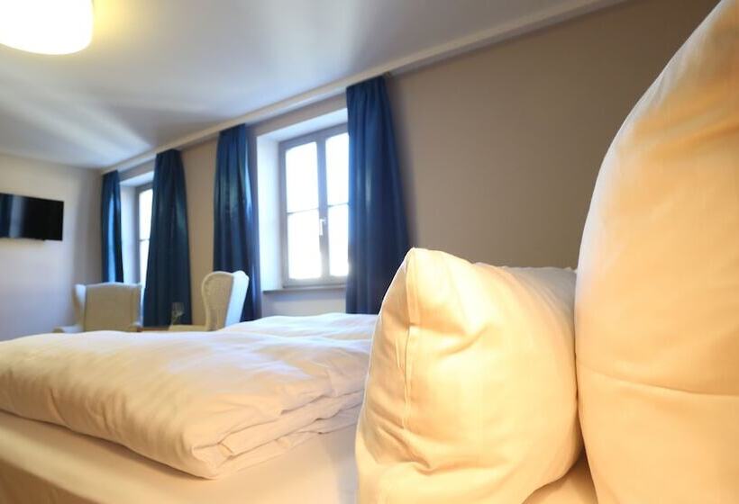 غرفة سوبيريور, Vogelsburg