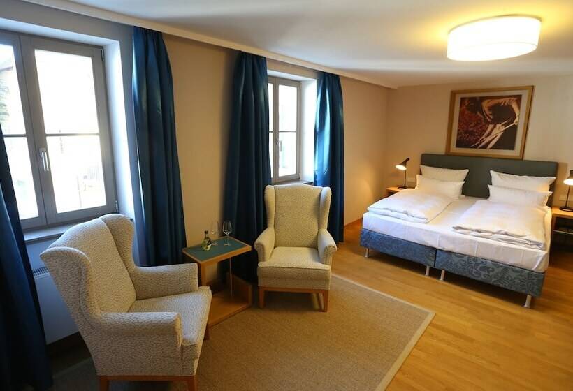 غرفة سوبيريور, Vogelsburg