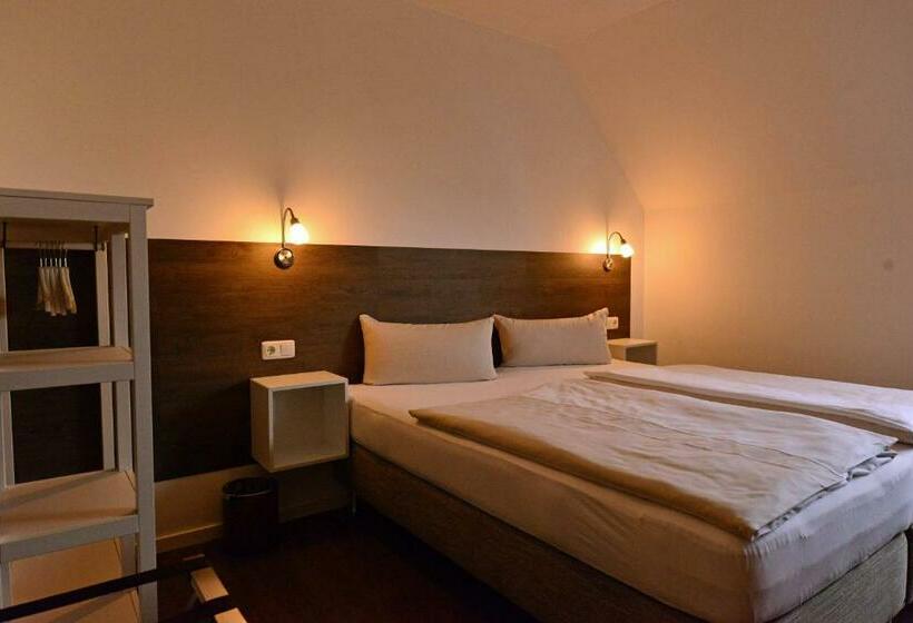 스탠다드 룸, Weinert