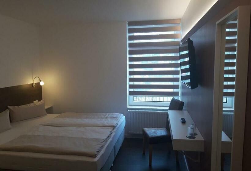 스탠다드 룸, Weinert