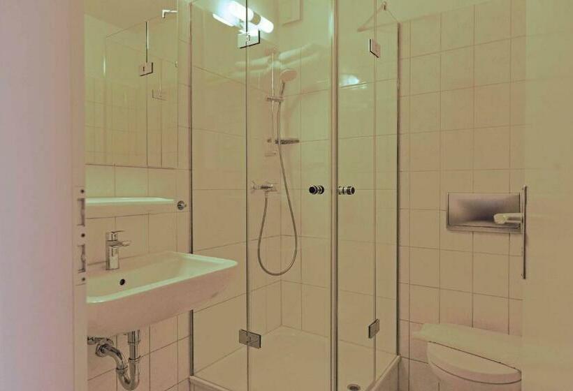 스탠다드 룸, Weinert