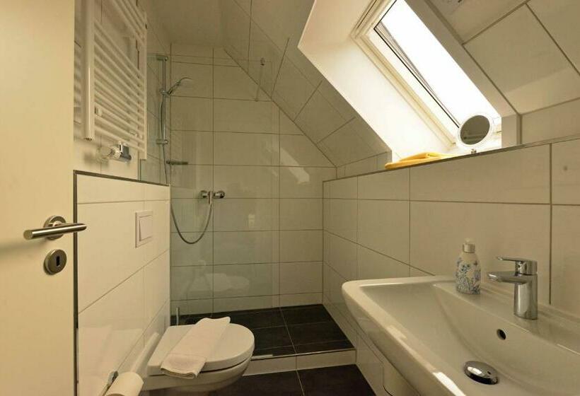 스탠다드 싱글 룸, Weinert