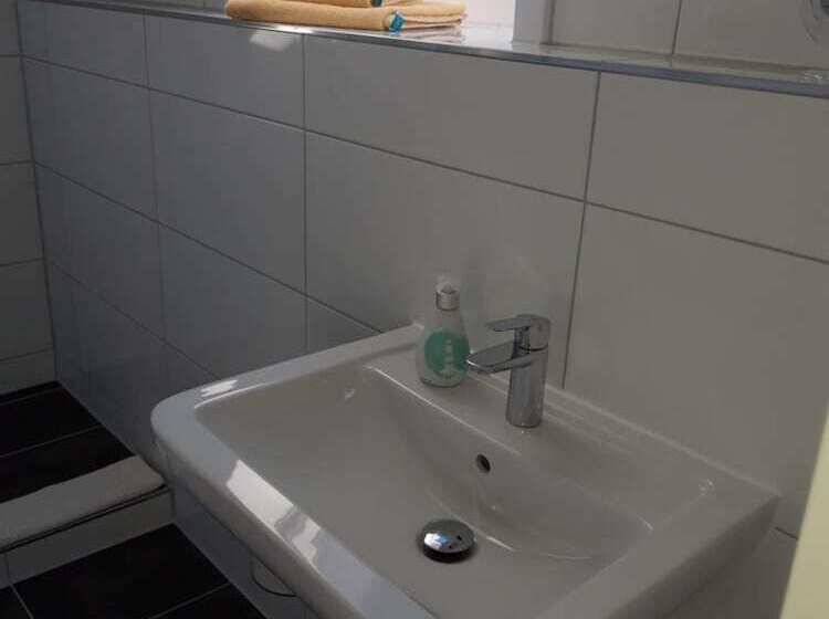 스탠다드 싱글 룸, Weinert