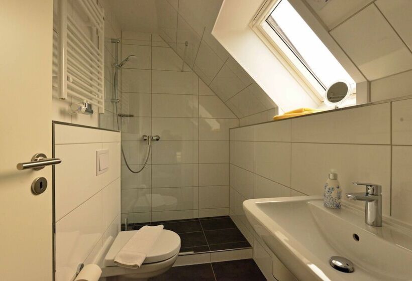 스탠다드 싱글 룸, Weinert