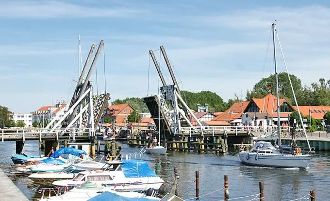 スタンダードルーム, Zur Brücke