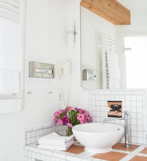 Comfort room with lake view, Insel Hof Reichenau Hotel Garni