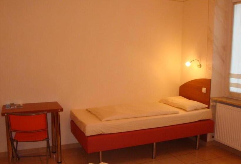 Номер Стандарт Трехместный, Stadthotel Passau