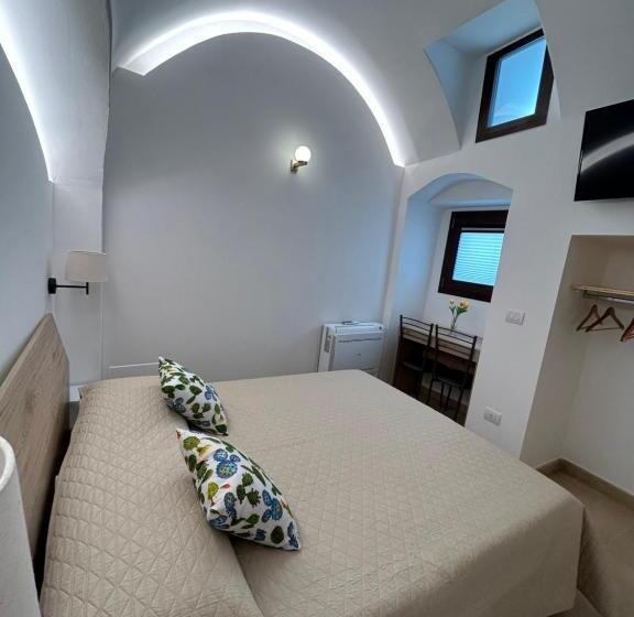 חדר סטנדרטי לארבעה עם חדר אמבטיה משותף, Nonna Cia