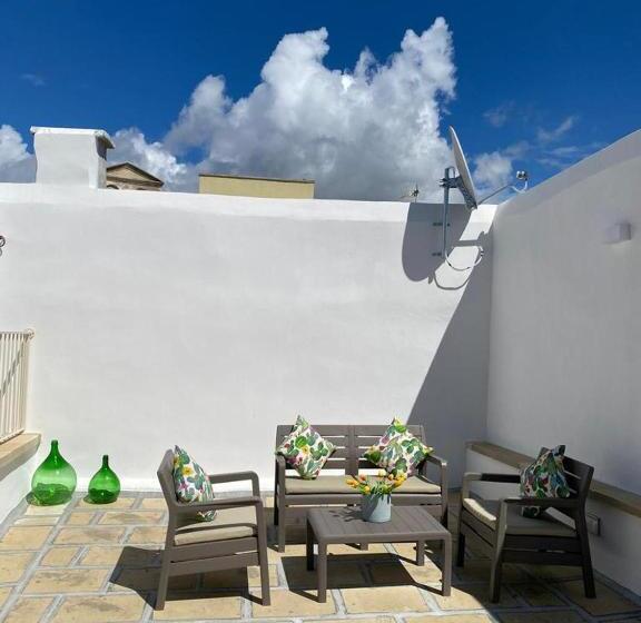 חדר סטנדרט לארבעה, Nonna Cia