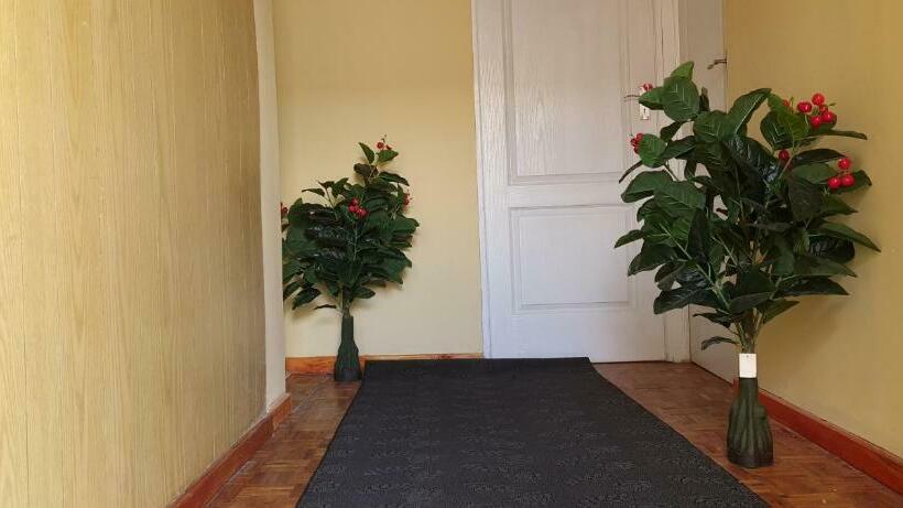 غرفة قياسية, Ojong S Court Kraaifontein