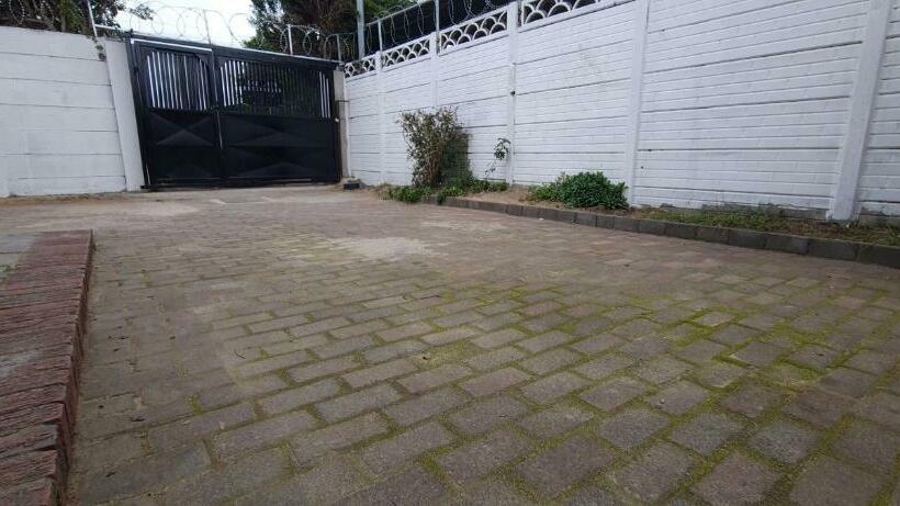 غرفة قياسية, Ojong S Court Kraaifontein