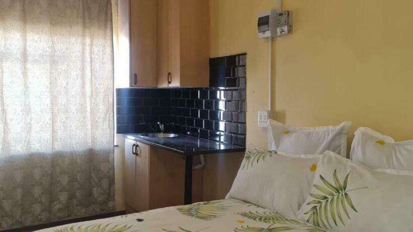 Номер Стандарт, Ojong S Court Kraaifontein