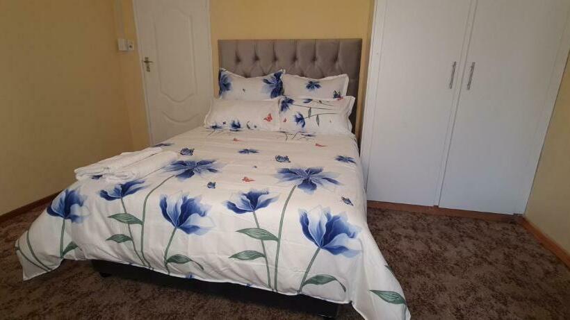 غرفة قياسية, Ojong S Court Kraaifontein