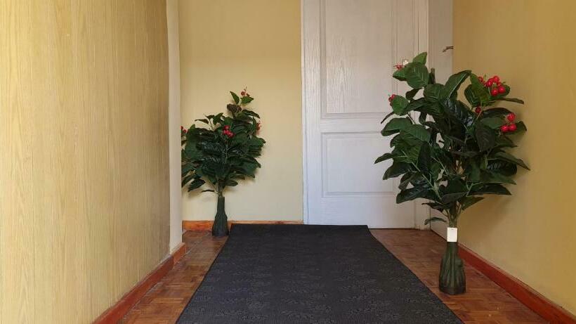 غرفة قياسية حمام مشترك, Ojong S Court Kraaifontein