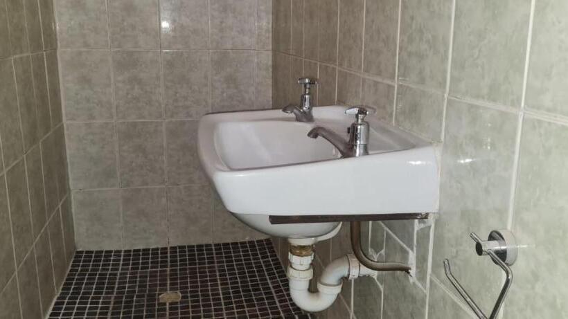 غرفة قياسية, Ojong S Court Kraaifontein