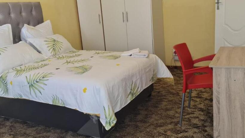 غرفة قياسية, Ojong S Court Kraaifontein