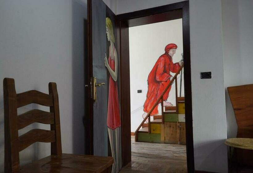 디럭스 룸, Divina Hostel