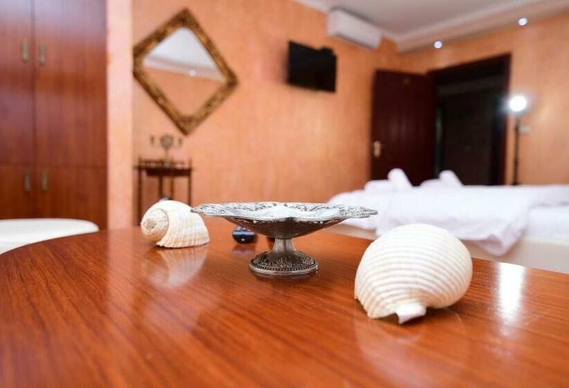 バルコニー付スイート, Zobo