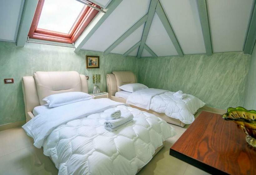 スタンダードルーム, Zobo