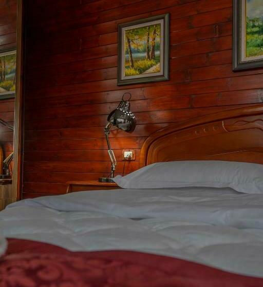 スタンダードトリプルルーム, Zobo