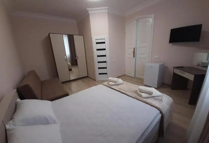 اتاق خانوادگی, Vernatun Guest House