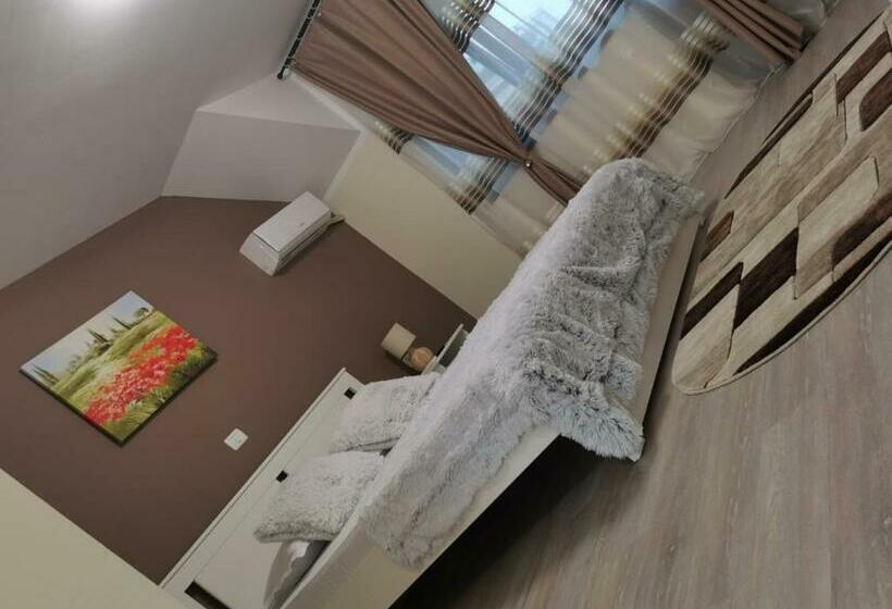 Номер Deluxe, Complex Turistic Cetatea Drencova